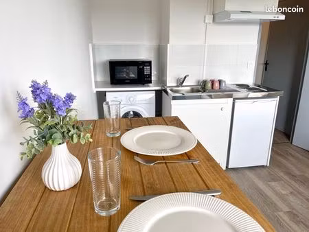 location studio meublé