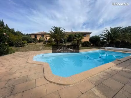 villa 6 pièces 220 m²