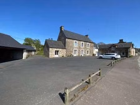 vente immeuble à noyal (22400) : à vendre / 249m² noyal