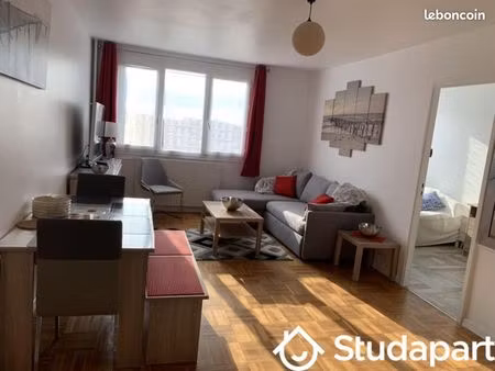 chambre 1 pièce 9 m²
