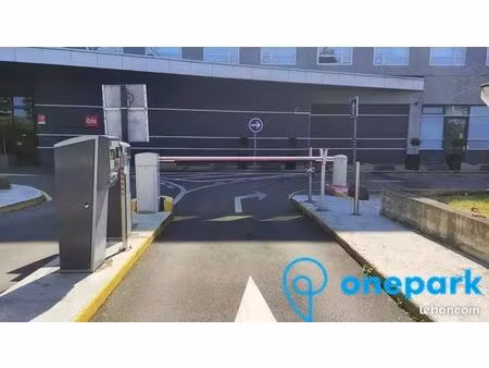 parking/box 12 m² tremblay en france