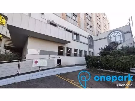 parking/box 12 m² villejuif