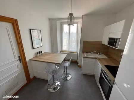 appartement t2 meublé en plein centre-ville