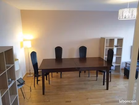 chambre 1 pièce 81 m²