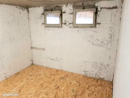 box / garde-meubles de 10 m²