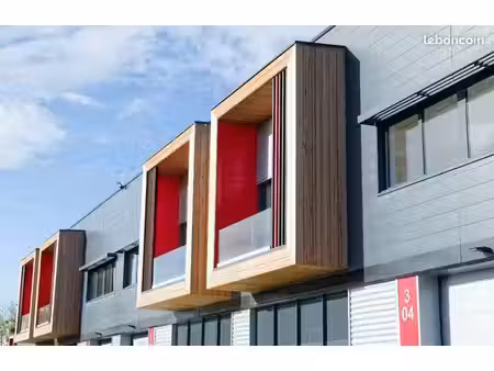 local d'activite 1113 m² eragny