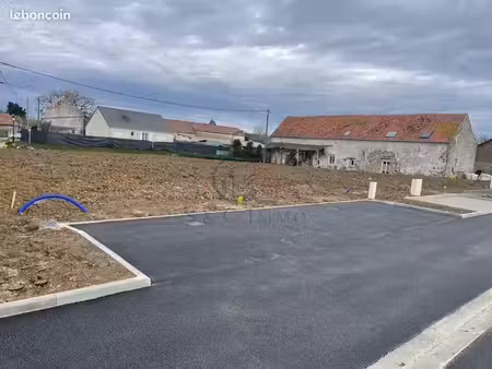 terrain 324 m² condécourt
