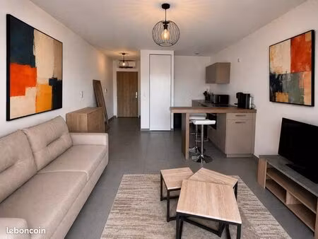 studio avec terrasse