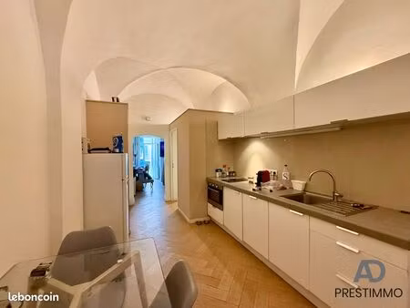 studio 1 pièce 35 m²