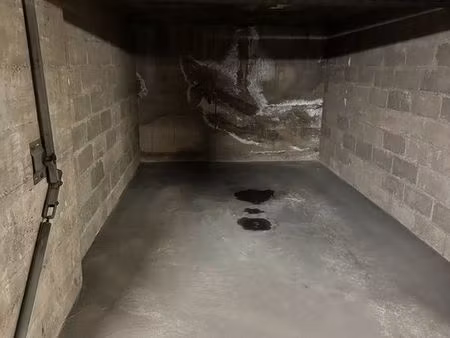 box fermé 15 m² – 100 m rer a-nogent-sur-marne