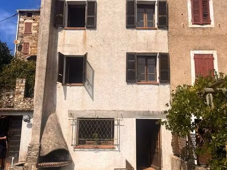 maison sur les hauteurs de la corse