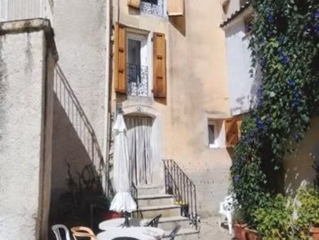 maison de village( corse)