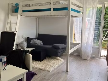 à louer – f1 de 24 m² avec terrasse et parking – chilly-mazarin (essonne)