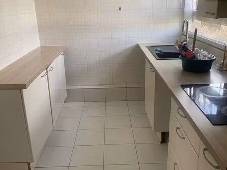 a louer beau f5 residence calme