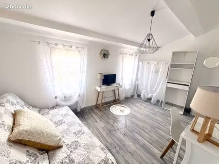joli studio meublé et refait beauséjour