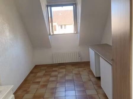 savigny sur orge f2 42 m2 loyer 812 euros  quartier calme et verdoyant  proche commerces e