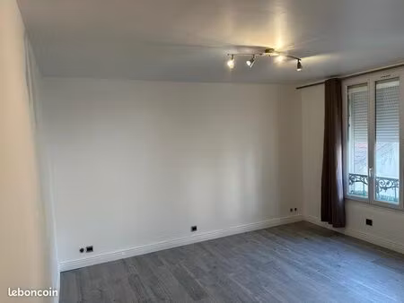 studio rénové proche métro