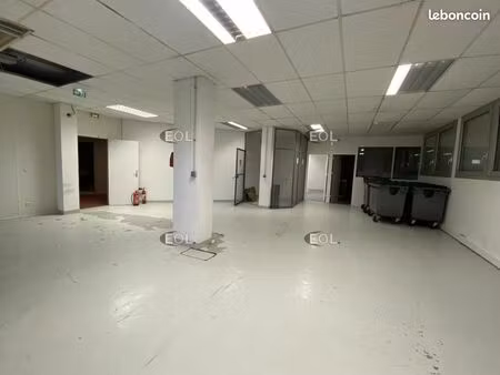 local bureaux 260 m²