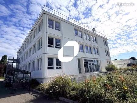 bureau 2 216 m²