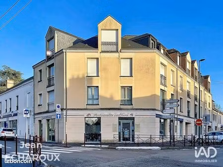 boutique 162 m² dourdan