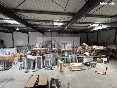 local industriel 1 493 m²