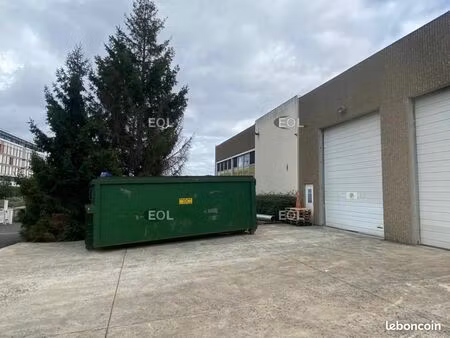 local industriel 705 m²