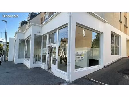 local commercial 202 m² palaiseau