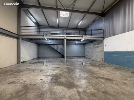 local d'activité 260 m²