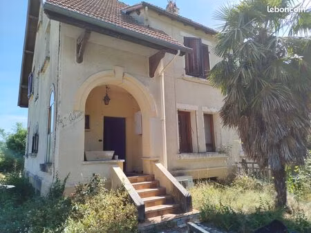 maison aubin a vendre (quartier calme)