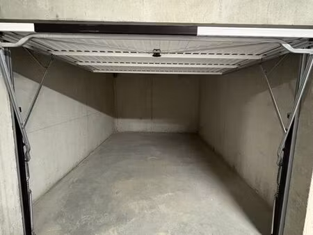 parking/box 15 m² porto-vecchio