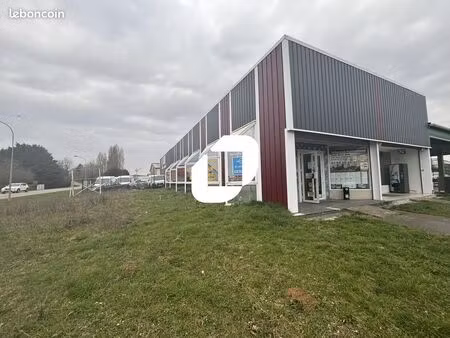 local commercial 218 m²