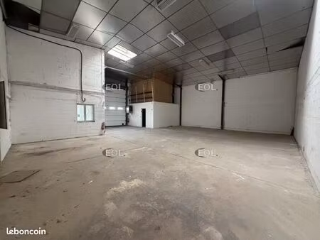 local d'activité 319 m²
