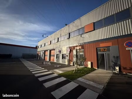local bureaux 1 317 m²