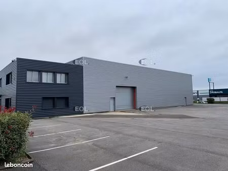 local bureaux 1 900 m²