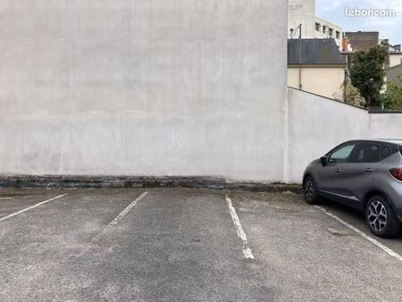parking extérieur