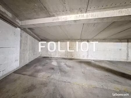 parking/box 1 pièce 13 m²