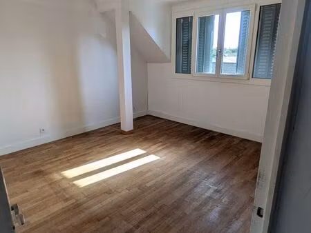 jardin parisien (clamart) – 3p + de 62 m² – dernier étage – traversant est/ouest – cave