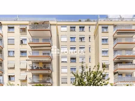 rosny-sous-bois  appartement familial 5 pièces avec balcon filant  2 box et 2 caves