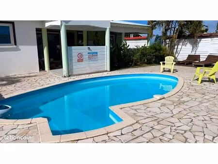 type 2 dispo à st françois avec terrasse/ piscine/ citernes