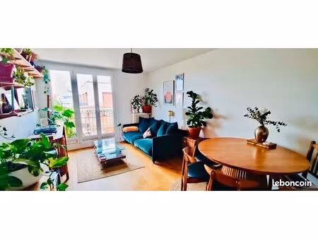 3 pièces lumineux - 60 m² – dernier étage avec balcon  parking et cave saine
