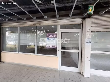 local commercial 43 m² baie mahault