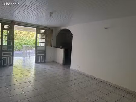location t3 à rivière salée