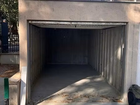 box extérieur fermé – issy-les-moulineaux - coeur de ville