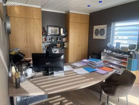 bureaux 1296 m² angoulême