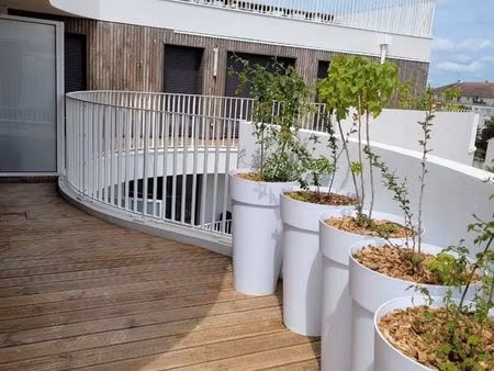 t2 meublé de standing – 41 m² – grand balcon – noisy-le-grand
