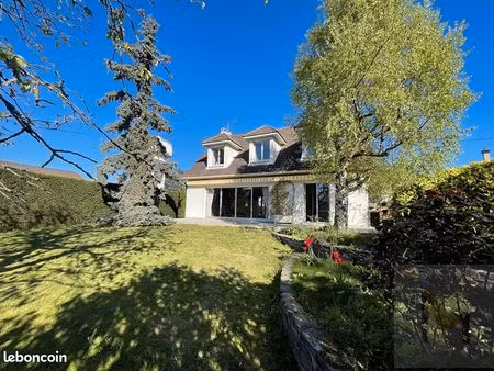maison 6 pièces 154 m²