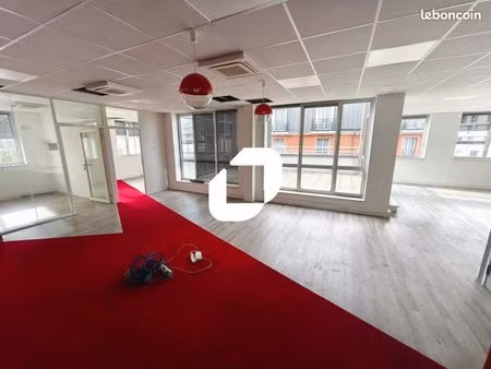 bureau 586 m²