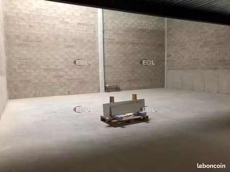 local d'activité 257 m²