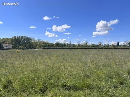 terrain 820 m² gimeux