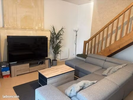 à louer : appartement de 80 m² à léoville